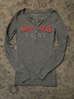 Y2K Aeropostale Gray Long Sleeve Henley Top with Pink Script Logo
